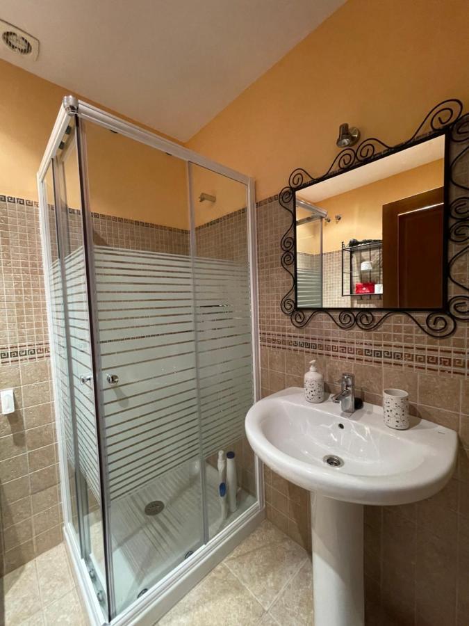 הוילה Villanueva de Tapia Lafrenchtouch - Relajate Y Desconecta Al Pueblo מראה חיצוני תמונה